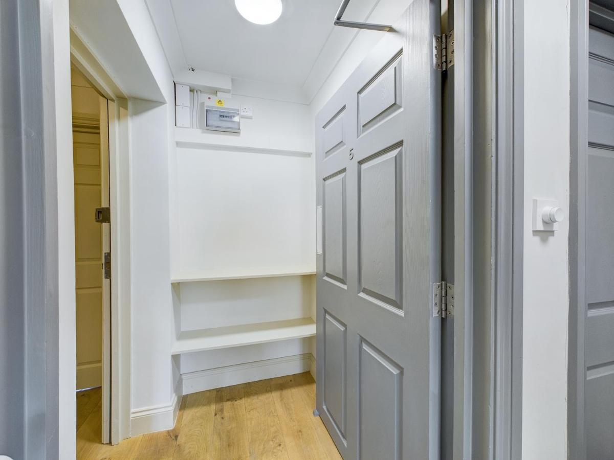 Duplex Redhill Town Centre Apt By Livingo Stays Экстерьер фото